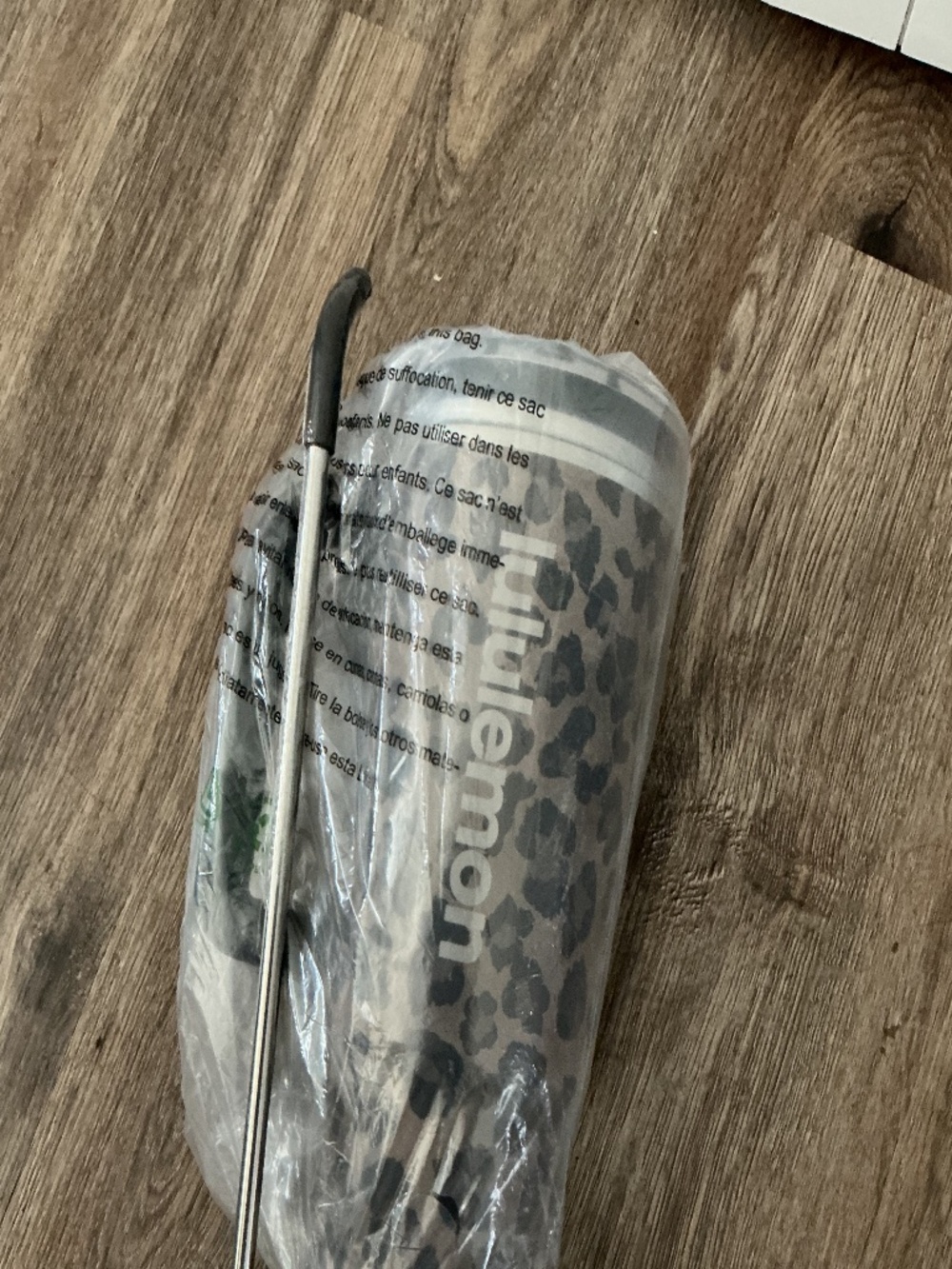 Lululemon 40oz Leopard Tumbler - Picture 6 of 6